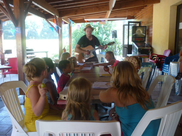 Animation en musique sur la terrasse