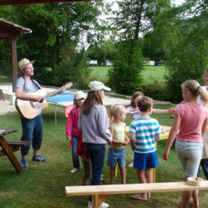 Animateur à la guitare