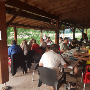 La terrasse du camping animée