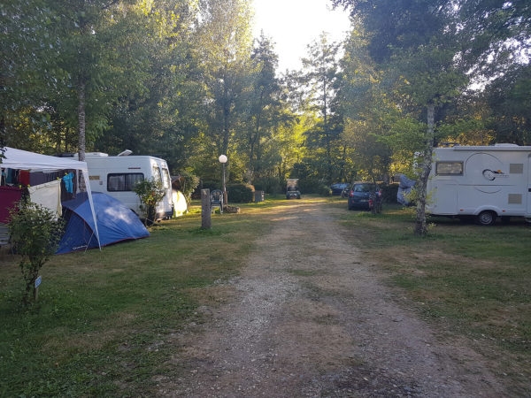 campeurs en camping en Dordogne