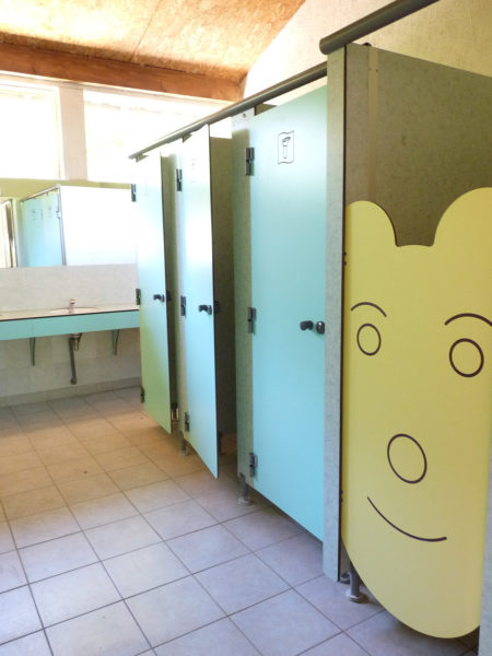 Des cabines sanitaires spécialement pour les enfants