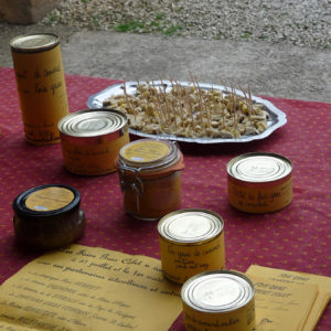 Dégustation de foie gras de canard du Périgord au camping