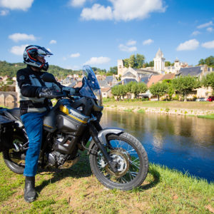 Accueil motards vue sur la Dordogne