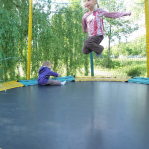 Un trampoline pour ravir les enfants