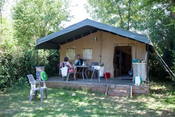 Bungalow en toile camping La Lénotte en Dordogne