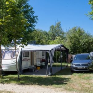 Grand emplacement caravaning et nature