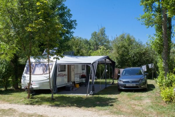 Grand emplacement caravaning et nature