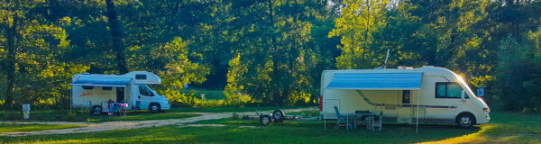 Des emplacements pour camping-car du camping La Lénotte