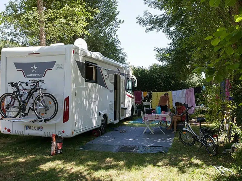 dordogne-camping-grands-emplacements-1