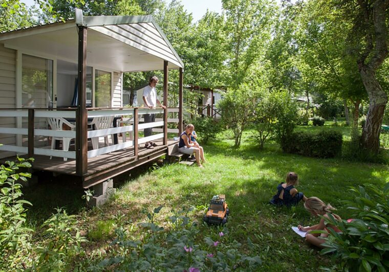 louisiane-mediterranee-location-5-personnes-camping-dordogne