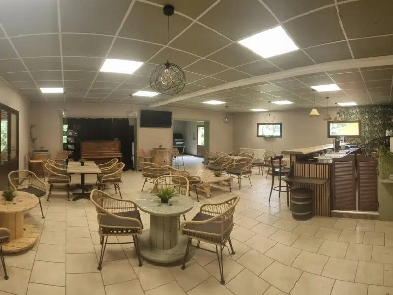 salle-interieure-bar