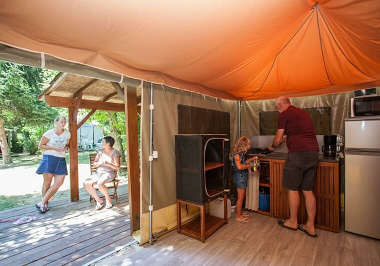 tente-toilee-sarlat-camping-bungalow